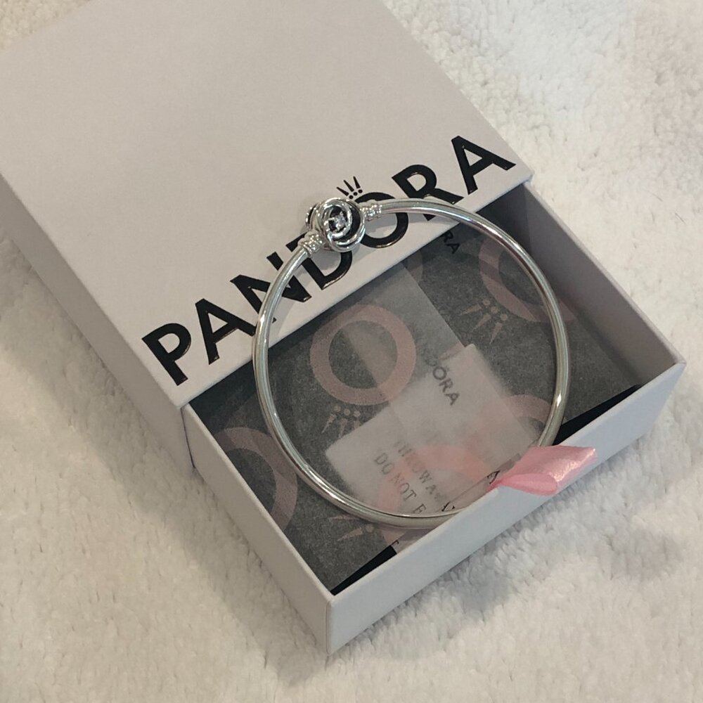 NWT (Box) Pandora Moments Encircled Clasp Bangle Sterling Silver 6.7 in - Picture 10 of 13